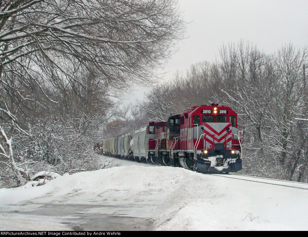 WSOR 3810 dashes through the snow